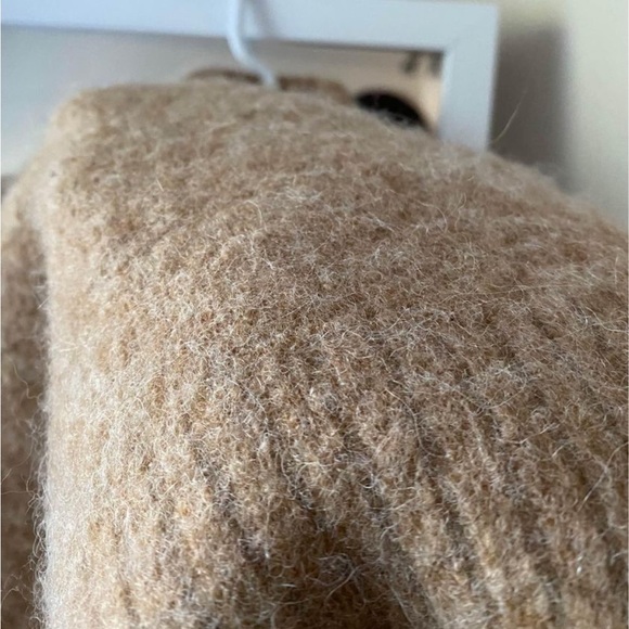 Aritzia the Group Babaton Turtleneck Alpaca Wool
Blend Sweater - Picture 3 of 8